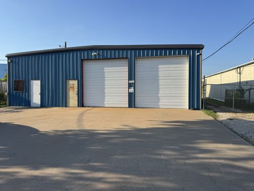 4321 Garland Dr, Haltom City, TX, 76117-1810 | Card Image