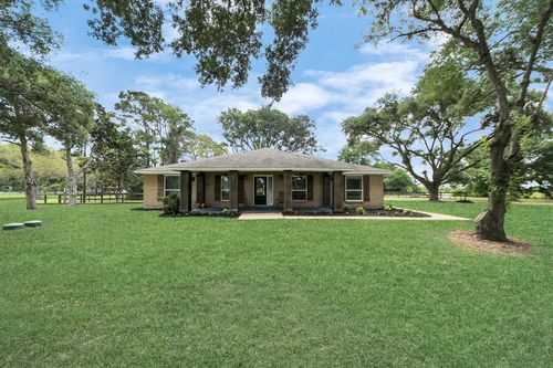 18011 Jungman Rd, Damon, TX, 77430-9472 | Card Image