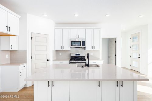 3043 Clover Ct, Francis, UT, 84036 | Card Image