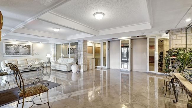 APT-907 - 322 Buchanan St, Condo with 2 bedrooms, 2 bathrooms and null parking in Hollywood FL | Image 33