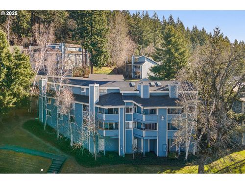 10186 Se Talbert St, Clackamas, OR, 97015-8666 | Card Image