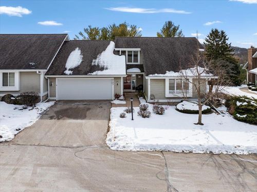 3131 Madison Street, Waukesha, WI, 53188 | Card Image