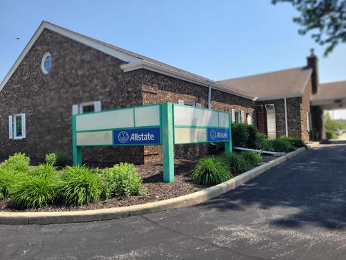 100 E Sunset Dr, Waukesha, WI, 53189-2140 | Card Image