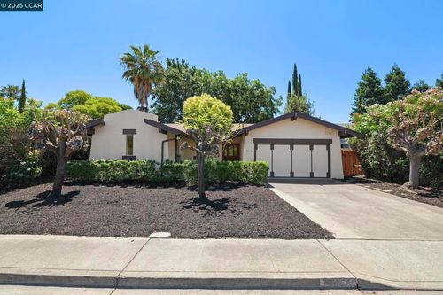 2054 Newton Way, Concord, CA, 94518-3022 | Card Image