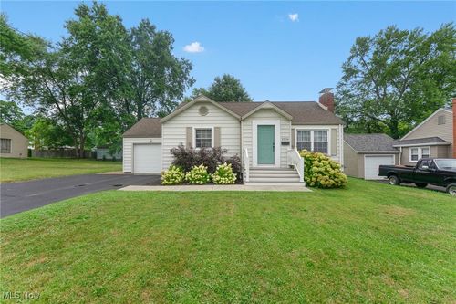 2226 Renwick Dr, Poland, OH, 44514-1577 | Card Image