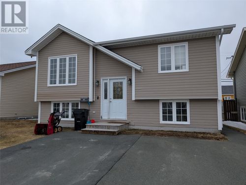 19 Sprucedale Dr, St. John's, NL, A1H0B9 | Card Image