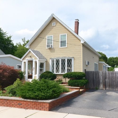 70 Tainter St, Medford, MA, 02155-2673 | Card Image