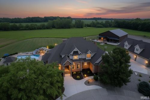 61640 Dogwood Rd, Mishawaka, IN, 46544-9762 | Card Image