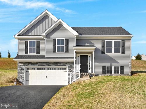 566 Monocacy Trl, SPRING GROVE, PA, 17362-1512 | Card Image