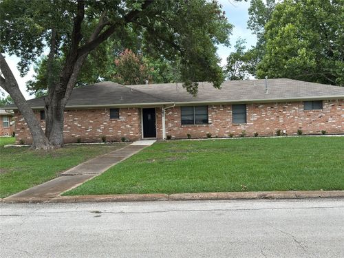 1614 Comanche Trl, Garland, TX, 75043-2526 | Card Image