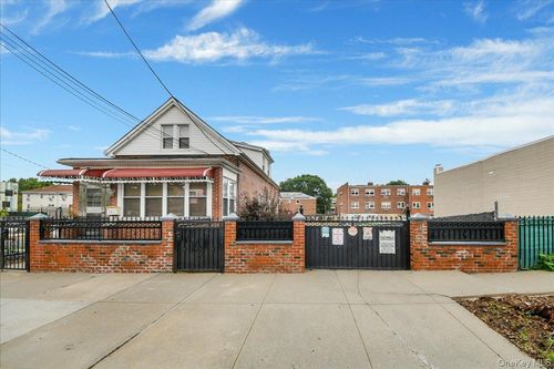 562 Underhill Ave, Bronx, NY, 10473-2924 | Card Image