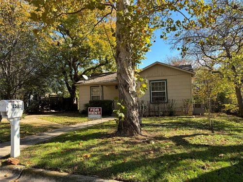 1511 Knight St, Denton, TX, 76205-6977 | Card Image