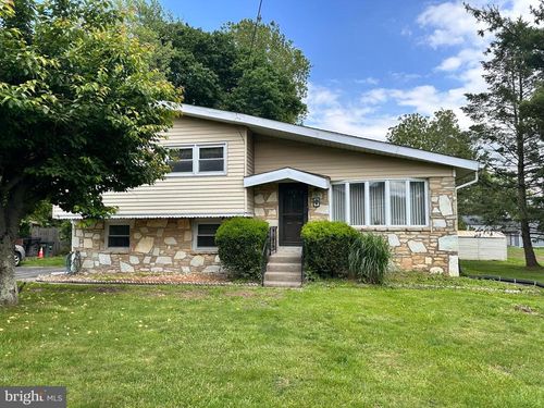 123 N 2nd Street Pike, CHURCHVILLE, PA, 18966-1053 | Card Image