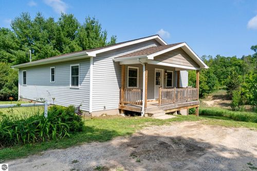6345 E Lincoln Rd, Cedar, MI, 49621-9772 | Card Image