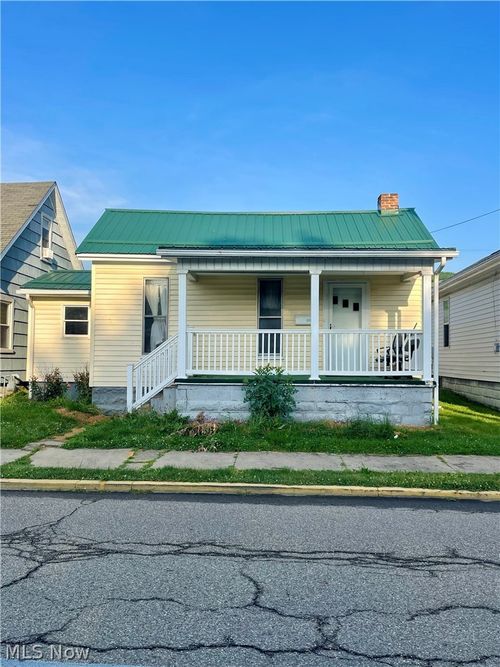 1917 Charles St, Wellsburg, WV, 26070-1430 | Card Image