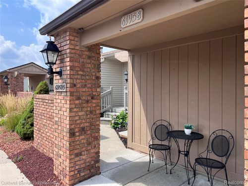 61958 Ticonderoga Dr, South Lyon, MI, 48178-1071 | Card Image