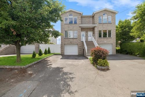 481 Gardner Pl, Hackensack, NJ, 07601-6601 | Card Image