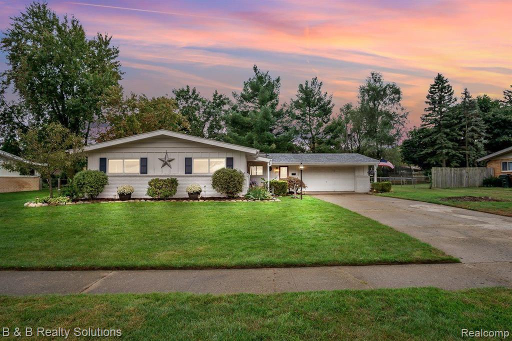 Walnut Hl, Shelby Township, MI 48317