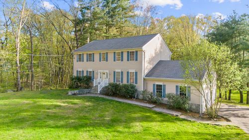 6 Old Farm Rd, Woodbridge, CT, 06525-2433 | Card Image