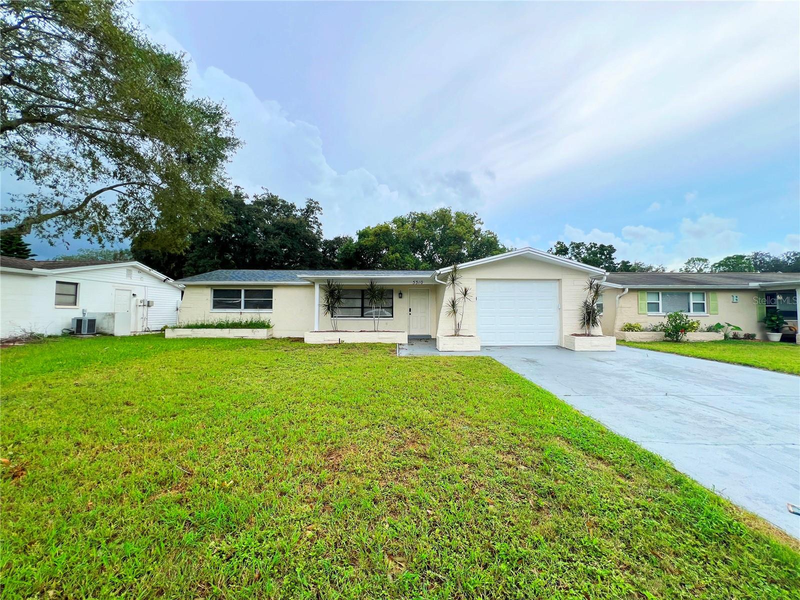 Bob White Dr, Holiday, FL 34690