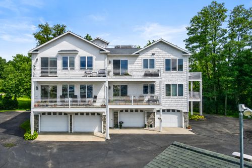 11-8668 Ellenwood Dr, Montague, MI, 49437 | Card Image