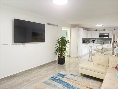 60 Se Marlin Ave, Key Largo, FL, 33037-4764 | Card Image