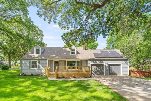 4301 W 74th Ter, Prairie Village, KS, 66208-2960 | Card Image