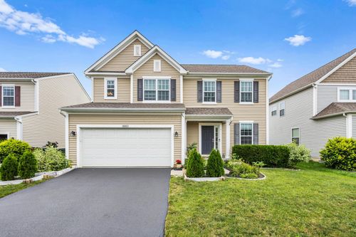 8660 Crooked Maple Dr, Blacklick, OH, 43004-7502 | Card Image