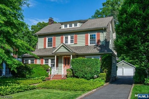 39 Essex Ave, Montclair, NJ, 07042-4124 | Card Image