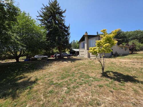 176 Homestead Dr, Myrtle Creek, OR, 97457-9753 | Card Image