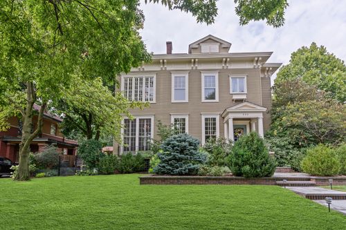 333 Linden Ave, Oak Park, IL, 60302-2215 | Card Image