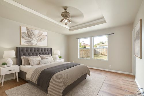 240 Katie Ct, Boerne, TX, 78006-8607 | Card Image