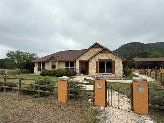28799 N Us Highway 83, House other with 4 bedrooms, 3 bathrooms and null parking in Concan TX | Image 40