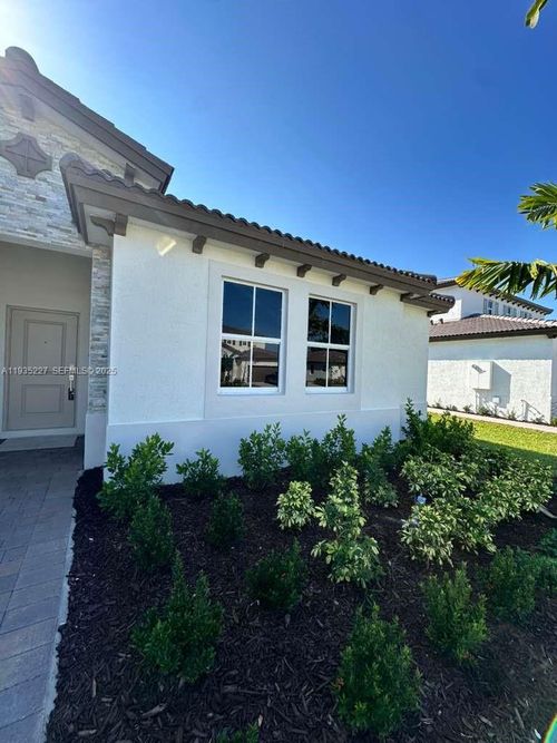 1-2240 Se 30th St, Homestead, FL, 33035-2031 | Card Image