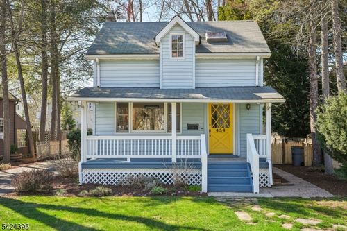 454 Northern Pkwy, Ridgewood, NJ, 07450-1721 | Card Image