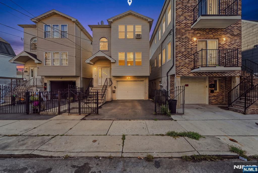 Residential Income in Newark