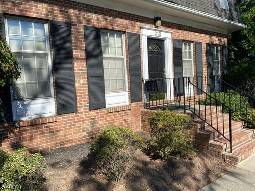 212 Pompton Ave, Verona, NJ, 07044-3019 | Card Image