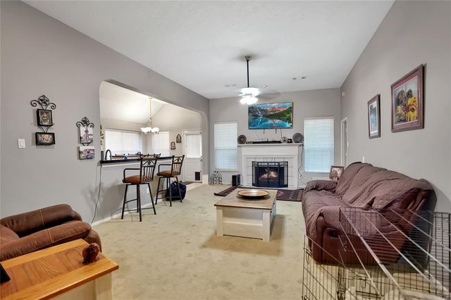 1414 Chesterpoint Dr, House other with 3 bedrooms, 2 bathrooms and 2 parking in Spring TX | Image 4