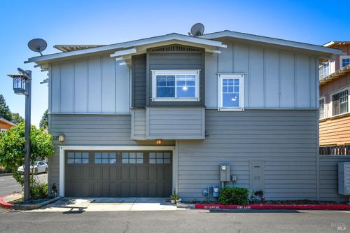 127 Valley Oak Dr, Napa, CA, 94558-5669 | Card Image