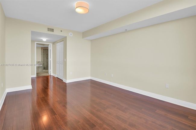 APT-1903S - 2681 N Flamingo Rd, Condo with 2 bedrooms, 2 bathrooms and null parking in Sunrise FL | Image 27