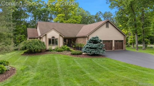 5083 Timber Cove Cir, Clarkston, MI, 48346-3976 | Card Image