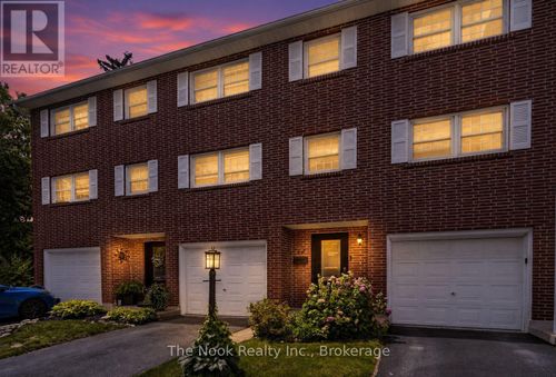 12-91 Livingston Ave, Grimsby, ON, L3M1L4 | Card Image