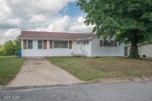 246 Hillcrest Dr, Neosho, MO, 64850-1667 | Card Image