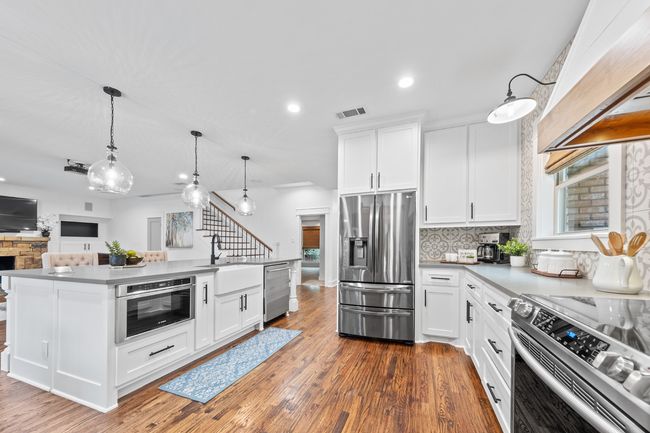 3808 Hillside Trl, House other with 4 bedrooms, 3 bathrooms and null parking in Grapevine TX | Image 6