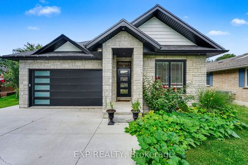 1105 Marietta St, Wroxeter, ON, N0G2X0 | Card Image