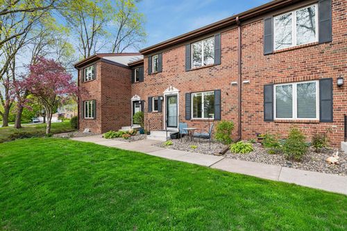 1092 Ivy Hill Dr, Mendota Heights, MN, 55118-1829 | Card Image