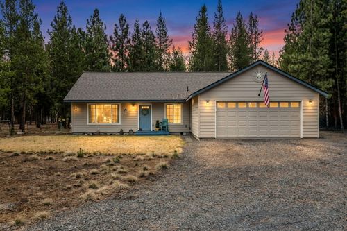 15773 Lava Dr, La Pine, OR, 97739-9908 | Card Image