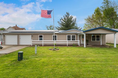 315 S Pine St, Arcola, IL, 61910-2036 | Card Image