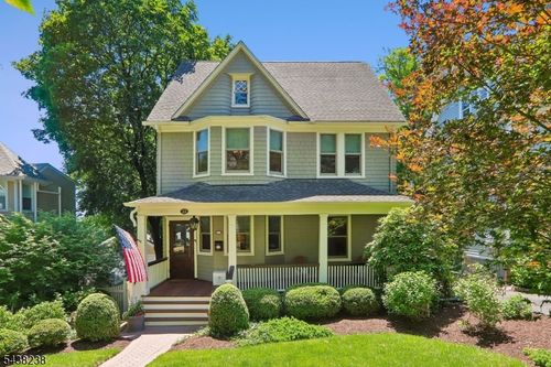 22 Oak Ridge Ave, Summit, NJ, 07901-4313 | Card Image