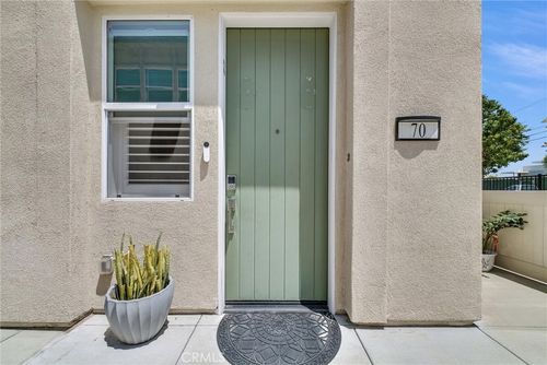 70 Aria St, South El Monte, CA, 91733-1639 | Card Image